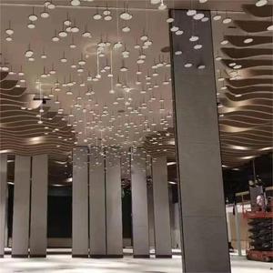 Solución de Partición MDF Operable Eléctricamente con Marco de Aluminio y Aislamiento Acústico para Espacios de Función Flexibles en Hoteles - Product Image 1