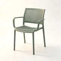 Chaise de salle à manger moderne contemporaine en plastique à dossier ajouré avec accoudoirs, empilable, pieds en plastique, pour la maison, le bureau ou la terrasse