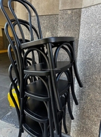 Chaise Thonet en résine noire à grain de bois de haute qualité pour hôtel, fête, événement, mariage