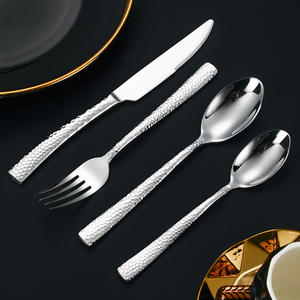 ชุดช้อนส้อมสแตนเลส A09T4 304 ด้ามจับลายตอก ชุดมีดส้อมตะวันตก มีด ช้อน ส้อม ช้อนกาแฟ ปลอดภัยสำหรับอาหาร - Product Image 4