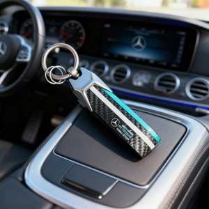 Porte-clés <span class=keywords><strong>de</strong></span> <span class=keywords><strong>voiture</strong></span> universel en alliage <span class=keywords><strong>de</strong></span> zinc <span class=keywords><strong>de</strong></span> <span class=keywords><strong>luxe</strong></span> léger, motif fibre <span class=keywords><strong>de</strong></span> carbone, logo sport tricolore Mercedes-Audi, modèle 31651 - Product Image 2