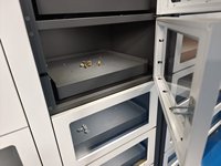 Gabinete de Pesaje Inteligente con Precisión de 1g y Actualizaciones en Tiempo Real para el Inventario de Herramientas del Taller