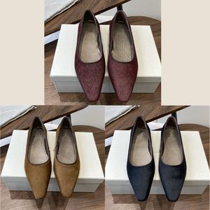 Zapatos de Tacón Bajo con Punta en Pico, Diseñados Exquisitamente, de Pelo de Caballo Genuino Negro, para Mujer: Un Toque de Lujo para Primavera y Otoño - Product Image 5
