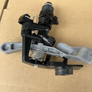 Aspersor Oscilante de Plástico con Brazo Articulado de 360 Grados y Accionamiento por Engranajes, para Riego de Jardines y Campos Agrícolas - Product Image 4