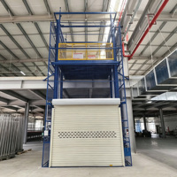 Système de chaîne haute résistance, rail de guidage, élévateur de marchandises, ascenseur vertical stable pour le chargement et le déchargement fréquence, idéal pour les travaux de manutention intensifs.