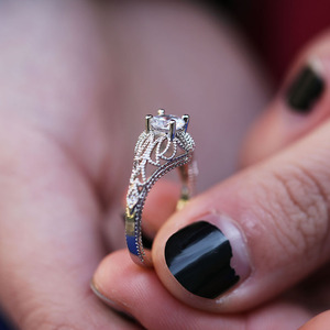 Anello Floreale Traforato per Donne, Elegante Stile Occidentale, Accessorio da Dito per Feste e Matrimoni, Idea Regalo - Product Image 4