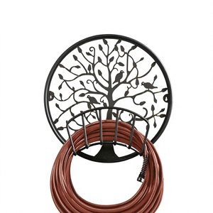 Soporte de manguera de montaje en pared de Color negro para pared de césped, diseño decorativo de árbol y pájaro, soporte de tubo para colgar en la pared del jardín - Product Image 1