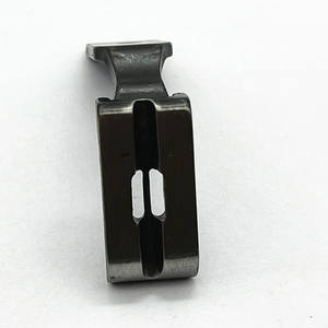 Pièces de machine à coudre industrielle en métal <span class=keywords><strong>Brother</strong></span> 842 Pied presseur à <span class=keywords><strong>double</strong></span> <span class=keywords><strong>aiguille</strong></span> pour tuyau 223959 pour machine <span class=keywords><strong>Brother</strong></span> 845 0,08 kg - Product Image 4