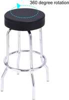Tabouret de bar commercial moderne à cadre métallique avec pédale, pivotant à 360 degrés, idéal pour atelier/souterrain