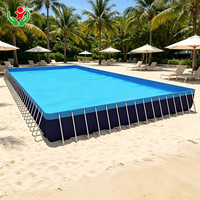 Piscine hors-sol géante à structure en acier stable pour aire de jeux aquatique publique