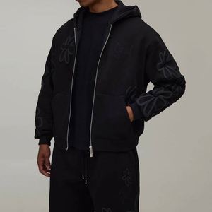 Ensemble de survêtement deux pièces pour homme en coton 100% avec sweat à capuche intégral à fermeture éclair et pantalon de survêtement à jambes larges, motif floral noir gaufré, décor texturé, personnalisable, collection hiver - Product Image 3