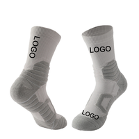 Chaussettes de sport montantes Elite pour basketball et course à pied, rembourrées en tissu éponge, respirantes, patchwork, pour l'entraînement, avec empiècements sur le bord supérieur, la semelle et le corps de la chaussette, vente en gros