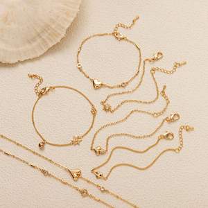 Brazaletes de pulsera de acero inoxidable para mujer a la moda, joyería chapada en oro de 18 quilates, pulsera de diamantes de imitación de circón con Cruz de corazón para mujer - Product Image 3