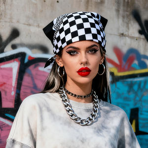 Bandana Katun Cetak Digital Pabrik OEM, Penutup Kepala Wanita, Ikat Kepala Multifungsi, Syal Persegi untuk Wanita, MOQ Rendah, Penutup Rambut - Product Image 3