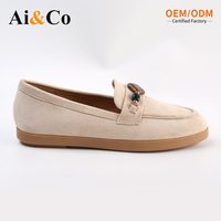 Chaussures plates classiques pour femmes, style mocassins, en faux daim vintage, avec logo métallique, bout rond, à enfiler, semelle extérieure souple en TPR, légères et antidérapantes
