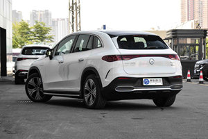 Mercedes-Benz EQE 350 500 4MATIC 2023, Motor <span class=keywords><strong>de</strong></span> 215 kW, 6.7s, 752 km <span class=keywords><strong>de</strong></span> Autonomía, Eje Trasero Rápido, Batería <span class=keywords><strong>de</strong></span> 90-110 kWh, Energía Eléctrica Pura - Product Image 4