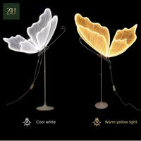 Lumière LED Papillon Scintillant à Ailes Mobiles Automatiquement, Étanche, pour Décoration Extérieure, Mariages et Événements
