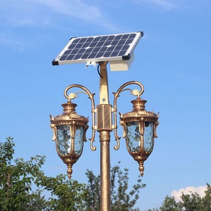 Farola de Jardín Solar de Hierro con Pantallas de Vidrio, LED Blanco Cálido 2700K, Sensor de Movimiento IP66, Lámpara Exterior con Garantía de 10 Años - Product Image 3