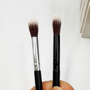 Brosse de nettoyage d'extension de cils de luxe Spoolie <span class=keywords><strong>à</strong></span> double extrémité Brosse de nettoyage en mousse Shampooing Nettoyant pour <span class=keywords><strong>faux</strong></span> cils Brosse nettoyante pour cils - Product Image 2