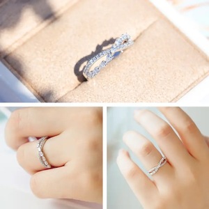 Anello con Zircone a Goccia Incrociato per Donne, Elegante e Raffinato Gioiello da Dito alla Moda - Product Image 4