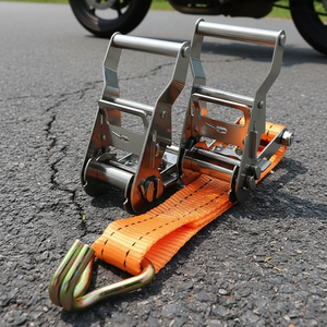 Sangle à cliquet <span class=keywords><strong>auto</strong></span>-rétractable avec boucle à came, poignée ergonomique, certifiée GS, 300 kg, en polyester haute résistance, 460 cm, pour entrepôt et fret - Product Image 1