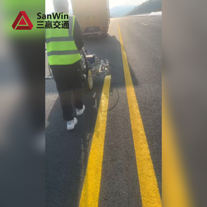 เครื่องทำเครื่องหมายถนนแบบพ่นเย็นสองส่วนประกอบ พร้อมเครื่องยนต์เบนซินฮอนด้า และปั๊มสำหรับงานก่อสร้างที่ทนทาน - Product Image 2