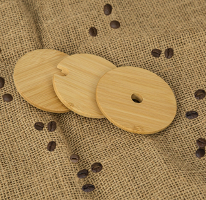 Couvercle en bambou pour tasses, couvercle en bois de grand diamètre pour mugs et tasses à petit-déjeuner, perforé et personnalisable avec logo gravé - Product Image 4