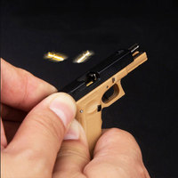 Gantungan Kunci Pistol Mini Skala 1/3 dengan Selongsong Peluru Logam, Mainan Gantungan Kunci Model Pistol dari Paduan Seng yang Dapat Dilepas dan Peluru Bentuk Pistol