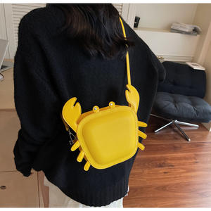 Bolso de hombro pequeño con diseño de cangrejo de dibujos animados creativo personalizado de estilo japonés, bolso de cuero Pu de concha 3D divertido único - Product Image 5
