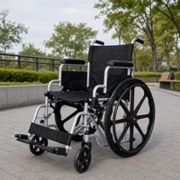 Fauteuil roulant manuel pliable en acier avec accoudoirs amovibles et repose-pieds relevables pour personnes âgées et adultes handicapés