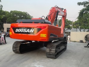 รถขุดตีนตะขาบ Doosan DX300LC-9C มือสอง กระบอกไฮดรอลิก<span class=keywords><strong>เกาหลี</strong></span>แท้ เครื่องยนต์กำลังสูง รับประกัน 1 ปี ระบบตรวจสอบระยะไกล - Product Image 3