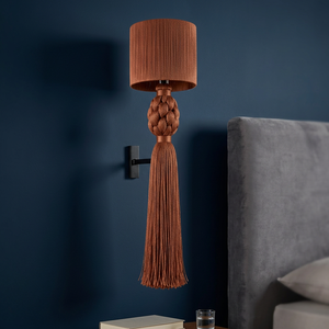 Applique murale marron à pampilles avec abat-jour en tissu tressé, style européen en fer pour chambre à coucher - Product Image 1