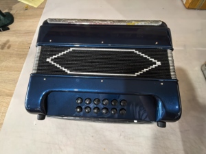 Accordéon à 34 touches et 12 pistons fabriqué en Chine avec sangles réglables et housse de transport, instrument de musique pour enfants et débutants FA-ZS-0019 - Product Image 3
