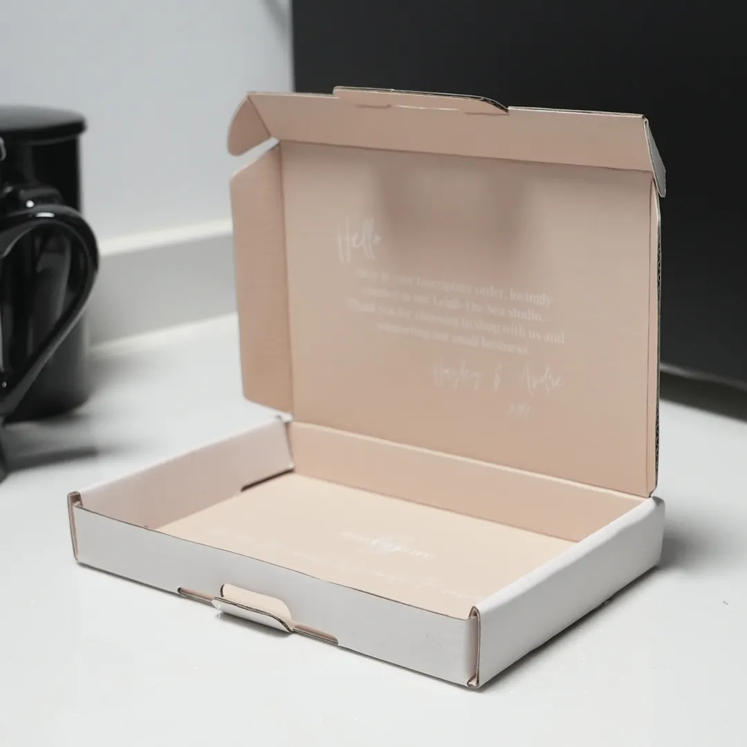 กล่องกระดาษลูกฟูกพร้อมแผ่นป้องกัน: รับประกันความเที่ยงตรงของผลิตภัณฑ์