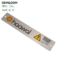Placa de Identificación de Acero Inoxidable Grabada Personalizada, Placa de Metal con Logotipo Relleno en Negro, Acabado Cepillado y Orificios de Montaje