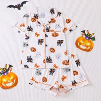 Ensemble pyjama d'Halloween à manches courtes pour femme, haut boutonné et short imprimé fantôme, vêtements de nuit effrayants, vêtements de détente, pyjama deux pièces
