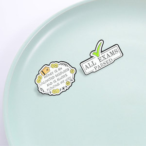 Set de Pins Esmaltados Cloud Money con Slogan 'Todos los Exámenes Superados', Broche de Aleación de Zinc para Mochila, Chaqueta, Sombrero, Solapa, Decoración, Regalo - Product Image 3