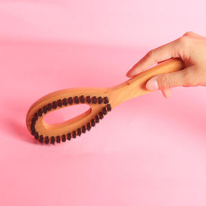 Brosses de massage en bois, brosses de dos à long manche en poils de sanglier, brosses de bain et autres produits de bain, vente en gros directe usine. - Product Image 2