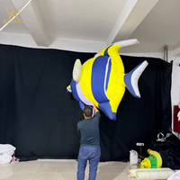 Poupée gonflable mystérieuse en forme de poisson corail pour activité commerciale en aquarium