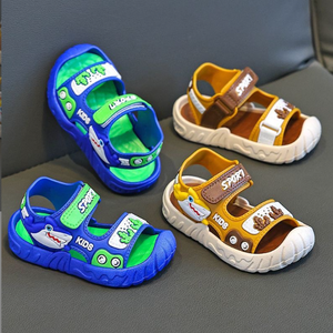 Sandales de plage pour enfants avec motif de <span class=keywords><strong>requin</strong></span> de dessin animé, sandales d'été pour garçons et filles avec semelles souples en forme d'animaux de dessin animé, sandales antidérapantes - Product Image 4