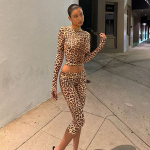 <b>Leopard</b> <b>print</b> crew neck long-sleeved cropped <b>top</b> and <b>high</b>-waisted slim-fit capri pants casual and stylish basic set - Product Image 2