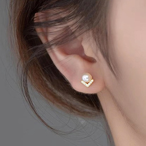 Orecchini a Perno Geometrici per Donne, Design Minimalista ed Elegante, Accessori per Orecchie da Indossare Quotidianamente - Product Image 2