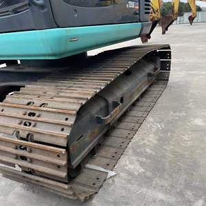Excavatrice sur chenilles Kobelco SK135 d'occasion, faible nombre d'heures de fonctionnement, forte force de creusement, pour projets de construction de moyenne envergure, conforme aux normes EPA - Product Image 2