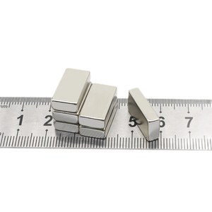 מגנט ניאודימיום בלוק תעשייתי חזק קבוע מתוצרת סין, מגנט N52 מוטה בציר, טווח טמפרטורות -40~80 - Product Image 2