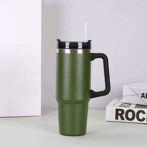 Stainless Steel Insulated Tumbler With Large Capacity and Portable Design - Product Image 4