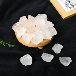 Pierre précieuse brute de haute qualité, cristal énergétique, quartz clair brut pour la décoration - Product Image 2