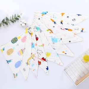 ผ้ากันเปื้อนเด็กทรงสามเหลี่ยม Qidou ขนาด 30x45 ซม. ผ้าฝ้ายแท้ 6 ชั้น ผ้าก๊อซความหนาแน่นสูง ผ้ากันน้ำลายสำหรับเด็กแรกเกิด ลายพิมพ์ - Product Image 3