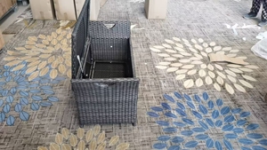 Banc <span class=keywords><strong>de</strong></span> <span class=keywords><strong>jardin</strong></span> <span class=keywords><strong>de</strong></span> haute qualité pour l'extérieur avec rangement, en rotin plastique, design moderne, coussin durable et imperméable - Product Image 4