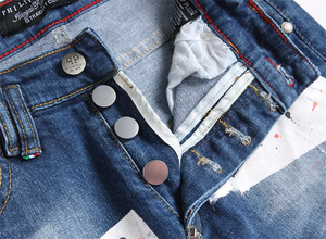 <span class=keywords><strong>Jeans</strong></span> da <span class=keywords><strong>Uomo</strong></span> in Denim con Stampa Digitale, <span class=keywords><strong>Vita</strong></span> Media, <span class=keywords><strong>Skinny</strong></span>, Slim Fit, 100% Cotone, Lavaggio Chiaro, Produzione OEM, Vendita all'Ingrosso - Product Image 6