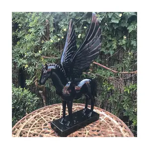 Commercio all'ingrosso Dimensione Reale Polyresin Scultura di Cavallo Della Resina In Fibra di vetro Nero Cavallo Alato Statua Per La Decorazione Domestica